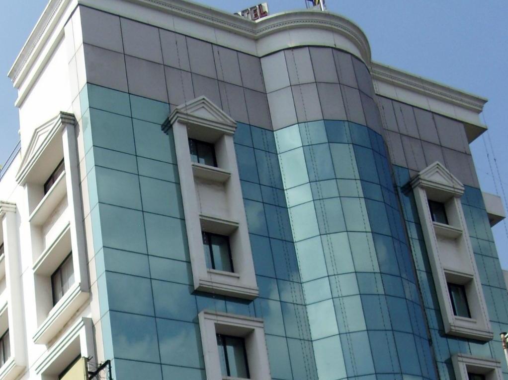Hotel Chariot Ченнаи Экстерьер фото